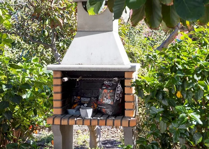 Home2book Charming Juanita Among Avocados