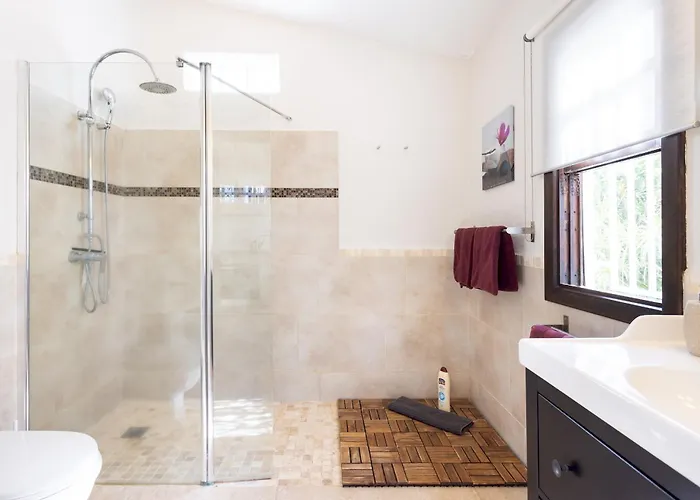 Home2book Charming Juanita Among Avocados *