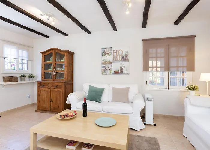 シャレー Home2book Charming Juanita Among Avocados