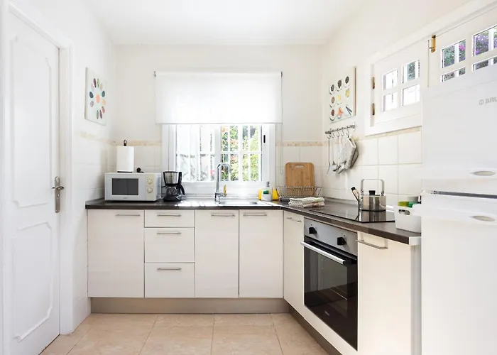 Home2book Charming Juanita Among Avocados * ラ・オロタバ