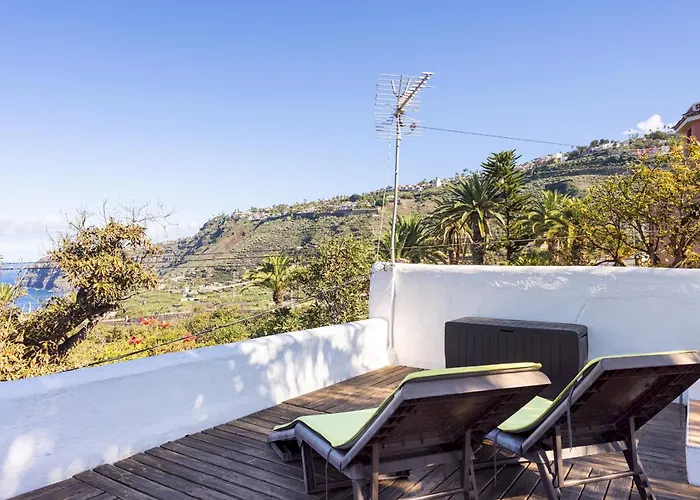 Home2book Charming Juanita Among Avocados