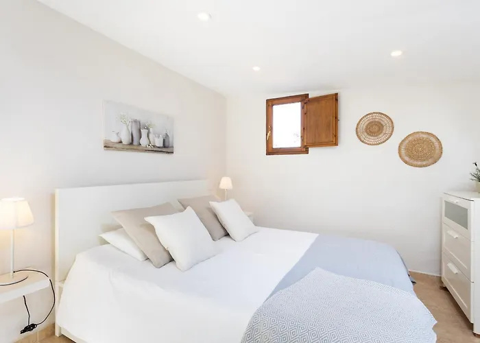 Home2book Charming Juanita Among Avocados ラ・オロタバ