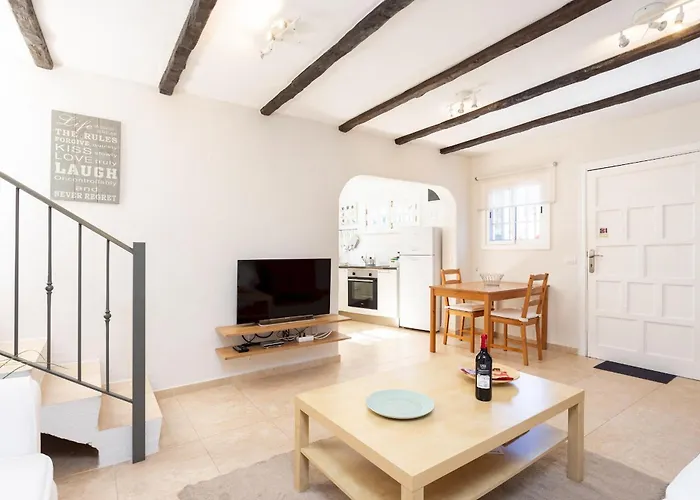 Home2book Charming Juanita Among Avocados シャレー *