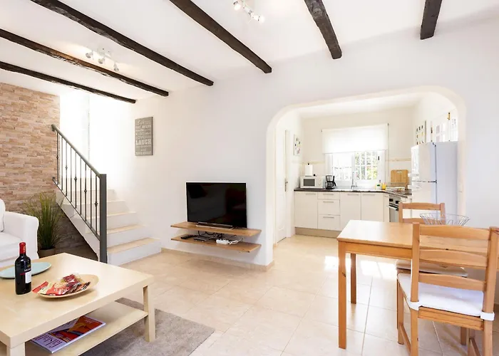 Home2book Charming Juanita Among Avocados *